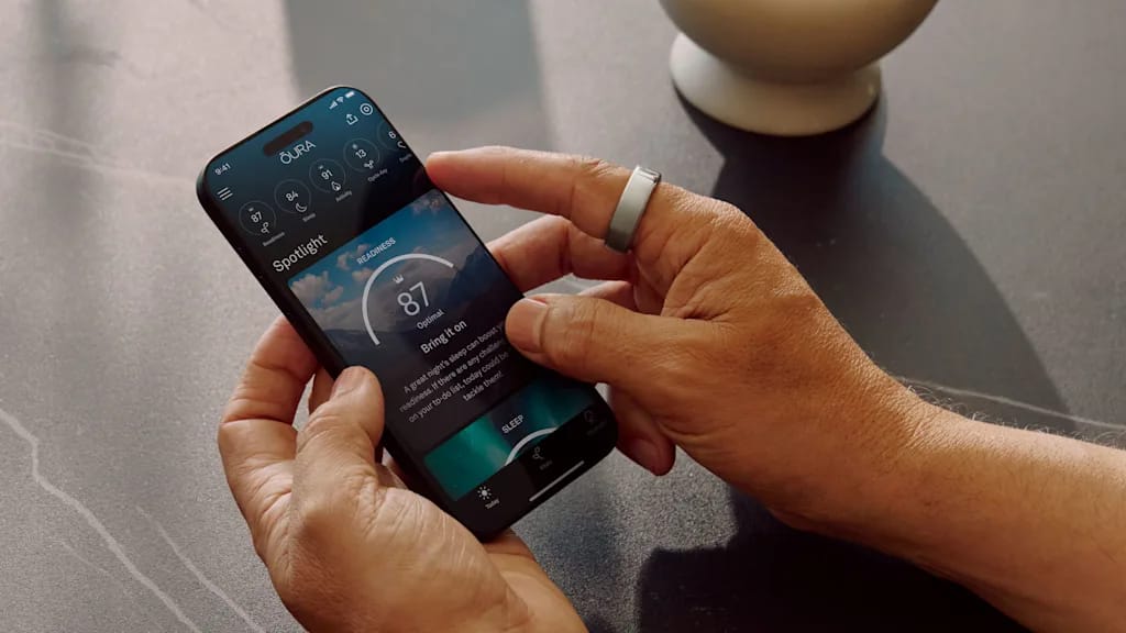 Smart rings compared: Oura, Samsung, and the no-fee newcomers