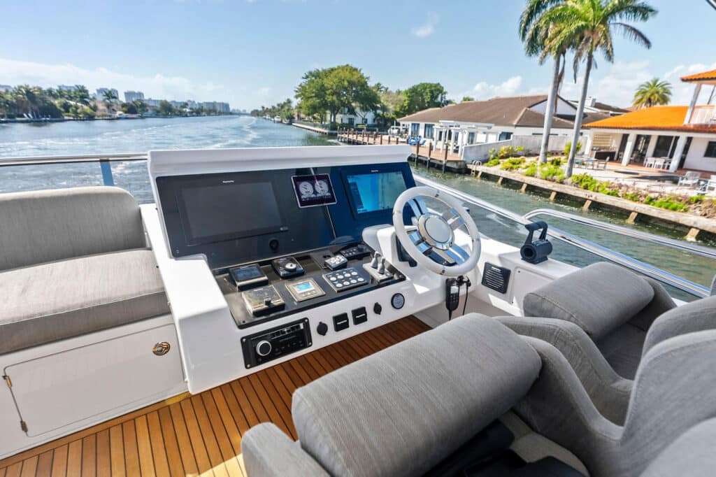 For Sale: Azimut 66